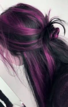 Monster High Hair Inspiration, Monster High Hairstyles, Draculaura Hair, Viral Hairstyle, Monster High Hair, Draculaura Aesthetic, High Hair, Goth Hair