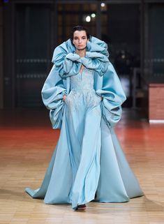 Look 38 – ELIE SAAB Fashion Advisor, Haute Couture Looks, Costumes Couture, Color Combos Outfit, Crepe Jumpsuit, Couture Looks, Boutique Couture, Fashion Illustration Dresses