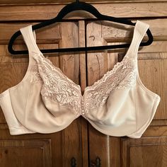 Glamorise Tan Lacey Bra Brand New Never Worn Size 22dd. I 70% Nylon 25% Polyester 5% Spandex. Elegant Full Coverage Bra For Daywear, Daywear Full Cup Bra With Lace Trim, Lacey Bra, Bra Brands, Lace Bra, Women's Intimates, Bra, Brand New, Lace