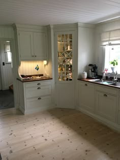 the kitchen is clean and ready for us to use in its new owner's home