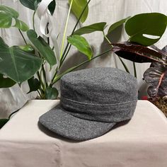 All Cadet, Military, Army Style Caps are hand-crafted and made high quailty wool blend fabric for winter. Keeps the head warm. It is quite comfortable.  This vintage winter hat is inspired by the Fidel Castro, Peaky Blinders, Gatsby and David Beckham. This model is known as the cadet hat.  It is also great gift as well for boyfriends and fathers. Especially Christmas Gift. Color: Gray Size: Adjustable from back strap (56-62cm) Work Hat, Cadet Hat, Mens Hats Fashion, Army Style, Military Cap, Gray Winter, Fidel Castro, Army Fashion, Military Army