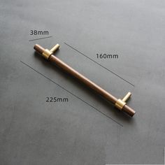 the length of a wooden handle is shown with measurements for each item in front of it