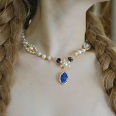 CARACTERÍSTICAS DEL PRODUCTO:



 Collar hecho a mano de perlas mixtas con piedra azul

 Materiales: cobre chapado en oro de 18k/perlas naturales de agua dulce

 Cierre: Cierre de mosquetón

 collar de perlas con cable

 Longitud:







 La longitud predeterminada es 15,5 pulgadas + extensión, el colgante es 1,6"

 Si tiene alguna solicitud especial, contáctenos.




 Tenga en cuenta :

 Acepte que las perlas naturales de agua dulce tal vez no tengan una forma perfecta, las perlas naturales de Handmade Blue Baroque Pearl Necklaces, Blue Pearl Necklace With Pearl Chain, Blue Pearl Chain Necklace, Handmade Blue Pearl Pendant Necklace, Handmade Blue Pendant Pearl Necklace, Blue Baroque Pearl Necklace With Pendant, Handmade Blue Baroque Pearl Necklace, Blue Baroque Pearl Necklace With Pearl Charm, Blue Baroque Pearl Jewelry With Pearl Drop