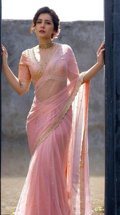 भारतीय दुल्हन संबंधी, Pink Sari, डिजाइनर कपड़े, Fashionable Saree, Latest Model Blouse Designs, Fashionable Saree Blouse Designs