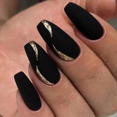 Matte Gel Nails, Black Gold Nails, Wave Nails, Nails With Glitter, Black Coffin Nails, Matte Black Nails, Black Acrylic Nails, New Nail Designs, Matte Nails Design