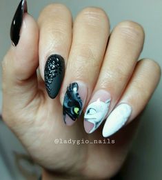 Maleficent Nails, Nail Art Designs Simple, Disney Acrylic Nails, Dragon Nails, Unghie Nail Art, Beauty Hacks Nails, Nail Drills, Professional Manicure, Nail Art Disney