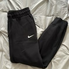 Brand New Without Tags. Just Don’t Wear Them Coz I Have A Few Pairs Of These. Nike Tech Fleece Pants, Black Nike Joggers, Red Joggers, Christmas Clothes, Black Yoga Pants, Nike Joggers, Nike Tech Fleece, Black Yoga, Black Nike