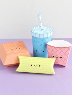 Serve up some kawaii fast food in these printable gift boxes! Food Truck Party Vbs, Kawaii Paper Crafts, Creative Play Ideas, Fry Box, Kawaii Diy Crafts, Glue Stick Crafts, Kawaii Party, Printable Boxes, Printable Box