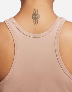 Tops by Nike Training Training is now in session Branded design Round neck Racer back Elastic hem Regular fit Nike Training, Beige Style, Racer Back, New Nike, Branding Design, Round Neck, Asos, Crop Top, Train