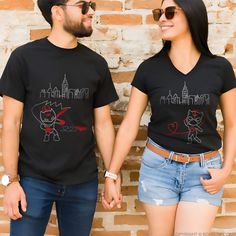 🦇🐱 Show off your love with this fun and unique design! These matching couple shirts are an adorable gift for Valentine's Day, anniversaries, or any romantic occasion.