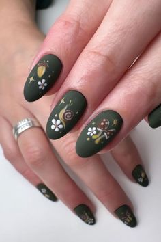 33 Autumn Nail Ideas to Spice Up Your Fall Green Nail Inspiration Short, Nature Nail Art Ideas, Acorn Nails Designs, Nail Autumn Design, Fern Nail Art, Autumn Design Nails, Acorn Nail Art, Woodland Nails Designs, Dark Fall Nail Ideas