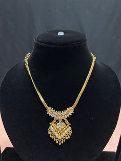 Luxury Yellow Gold Temple Necklace With Gemstones, Formal Gold-plated Yellow Gold Temple Necklace, Luxury Gold-plated Temple Necklace, Elegant Gold Multi-stone Temple Necklace, 22k Gold Multi-stone Temple Necklace, Fancy Jewellery, Gold Polish, Gold Set, Gold Jewelry Fashion