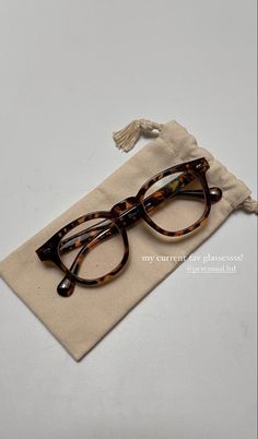 Eyeglasses Aesthetic, Brown Glasses, Glasses Fashion Women, Trendy Glasses, Cool Glasses