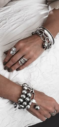 Jewelry Combinations, Chunky Silver Jewellery, Chunky Silver Bracelet, Bracelet Styles, Trending Bracelets, Bracelet In Silver, Chunky Jewelry, Classy Jewelry, Jewelry Lookbook