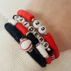 School Pride Bracelets, Clay Bead Bracelet Ideas Baseball, Team Clay Bead Bracelets, Softball Team Bracelets, School Color Clay Bracelets, Volleyball Bracelets Diy, Clay Bead Bracelet Ideas Football, School Spirit Clay Bead Bracelet, Volleyball Clay Bead Bracelets