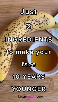 10 Amazing Beauty Benefits of Banana for your Skin & Hair (How to Use Banana as Nature's Botox!) - beautymunsta - free natural beauty hacks and more! Coconut Milk For Hair, Natural Beauty Hacks, Natural Botox, Banana Face Mask, Banana Benefits, Natural Face Skin Care, Skin Care Wrinkles, Body Scrubs, Skin Care Remedies