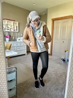 What to wear with a Gray Hoodie - Cute Hoodie Outfits for Women - faux leather leggings, puffer jacket, baseball cap, and sneakers Puffer Hoodie Outfit, Jacket Leggings Outfit, Cute Hoodie Outfits, Fashion For Moms, Hoodie Outfits, Jacket Baseball