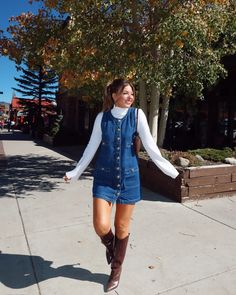 Thanksgiving outfit inspo fall outfit inspo casual thanksgiving outfit Toboggan Outfit, Denim Dress Outfit Winter, Family Thanksgiving Outfits, Casual Dinner Outfit Winter, Family Dinner Outfit, Casual Dinner Outfits, Casual Thanksgiving Outfits, Dinner Outfits Winter, Denim Dress Outfit