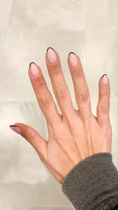 Colored French Manicure Short Nails, Fall Short French Tip Nails, French With Black Tip, Black French Manicure Short, Black Wedding Nails Classy, Trendy Black Nails Short, Mat French Nails, Black French Short Nails, Manicure Black Tips