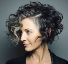 Undercut Curly Hair, Short Curly Hairstyles For Women, Hairstyle Ideas Easy, Natural Curly Hair Cuts, Grey Curly Hair, Bob Haircut Curly, Curly Hair Photos, Medium Curly Hair Styles, Curly Haircuts