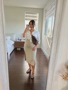 Classy Maternity Outfits, Classy Pregnancy Outfits, Pregnancy Ootd, Summer Pregnancy Outfits, Prego Outfits, Spring Maternity Outfits, Casual Maternity Outfits, Spring Skirt Outfits, Winter Maternity Outfits