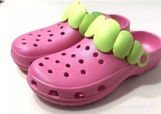 Cutecore Things To Buy, Cutecore Items, Strawberry Crocs, Cutecore Shoes, Kawaii Strawberry, Kidcore Shoes, Strawberry Things, Adorable Homes Game, Kawaii Shoes