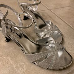 Quince Shoes, Carrie Bradshaw Shoes, Silver Sparkle Dress, Silver Heels Prom, Silver Low Heels, Silver Kitten Heels, Gold Glitter Heels, Black Satin Heels, Evening Heels