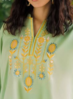 Fancy Dress Patterns, Embroidered Wedding Gown, Simple Kurta Designs, Kurti Patterns, Machine Work, Neck Designs For Suits