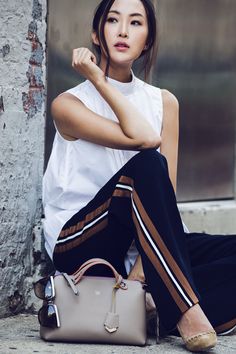 Chriselle Lim Chriselle Lim, Look Office, Athleisure Trend, Stripe Pants, Sport Chic, Mode Inspiration, Work Fashion, Outfits Casuales, Fashion Addict