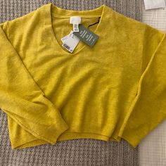 H&M Women’s Cropped Sweater Xs Nwt, Never Worn H&m V-neck Sweater For Spring, H&m Fitted V-neck Sweater, Batwing Sweater, Marled Sweater, Blue Knit Sweater, H&m Women, Maternity Sweater, Loose Knit Sweaters, Orange Sweaters