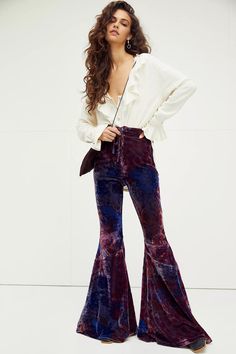 Moda Hippie, Velvet Flare Pants, Tweed Trousers, Bell Pants, Velvet Flares, Bohol, Flowy Pants, Magic Carpet, Velvet Pants