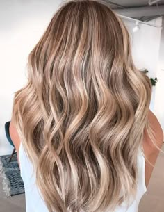 Superbowl Foods, Blonde Honey, Hair 50, Rambut Brunette, Honey Caramel, Summer Blonde Hair, I Tip Hair Extensions, Brown Hair Inspo, Brunette Hair With Highlights