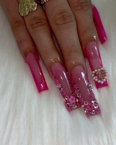 Quince Hot Pink, Hot Pink Acrylic Nails Coffin, Hot Pink Bling Nails, Pink Quince Nails, Hot Pink Acrylic Nails, Acrylic Nail Designs Classy, Freestyle Nails, Dark Pink Nails