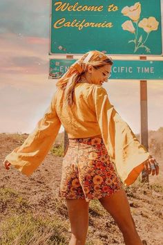 50s Shorts, 70s Inspired Outfits, 70’s Aesthetic, 00s Mode, Chique Outfit, Mode Hippie, 70s Outfits, 70’s Fashion