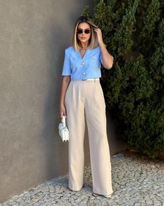 24  Stylish Beige Pants Outfit Ideas & Tips (2024) - DrExplains Women Beige Pants Outfit, Crème Colored Pants Outfit, Tan High Waisted Pants Outfit, Khaki Work Pants Outfit Women, Khaki Palazzo Pants Outfit, Cream Chinos Outfit Women, Style Khaki Pants Women, Beige Office Outfit, What To Wear With Beige Pants