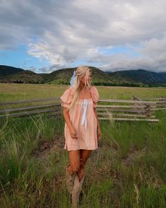 Earthy Cowgirl Aesthetic, Western Dresses Aesthetic, Long Sleeve Cowgirl Outfit, Cottage Fall Aesthetic, Cowboy Cowgirl Aesthetic, Pastel Country Aesthetic, Country Cottage Core Outfits, Southern Cowgirl Aesthetic, Coastal Cowgirl Senior Pictures