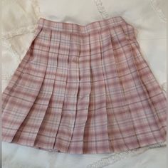 Never Worn Adorable Skirt Super Flattering, I Just Have Something Similar Already Plaid Pink Skirt, 2025 Goal, Pink Plaid Skirt, Pinterest Wardrobe, Pink Pleated Skirt, Goal Board, Sixth Form, Beige Skirt, Checkered Skirt