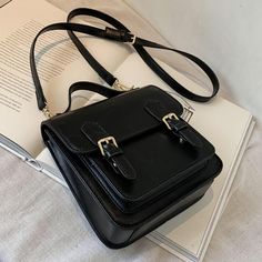 Cyflymder Elegant Female Solid color Tote bag New High quality PU Leat – cyflymder Handbag Vintage, Womens Designer Handbags, Women Leather Backpack, Pretty Bags, Designer Handbag, Mode Inspo, Shoulder Messenger Bag, Designer Backpacks, Cute Bags