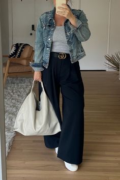 Black With Denim Outfit, Dark Gray Wide Leg Pants Outfit, Women Black Pants Outfits, Wear Jeans To Work Women, Womens Black Trousers Outfit, Over 30 Outfits For Women, Styling Black Denim Jacket, How To Style Black Dress Pants, Wide Leg Jean Pants Outfit