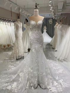 Ivory Wedding Dress Styles Chart, Hawaiian Wedding Dress, Mermaid Bride Dresses, Pnina Tornai Wedding Dress, Strapless Lace Wedding Dress, Wedding Dress With Train, Long Wedding Dress, Wedding Dress Silhouette, Lace Applique Wedding Dress