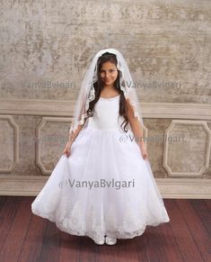 First Holy Communion veil, Baptism veil, Lace veil for church, Flower girl's veil, Confirmation veil White Communion Dress, Veil Diy, Flower Girl Veil, Girls Veiled, Catholic Veil, Girls First Communion Dresses, First Communion Veils, Communion Veils, Girls Communion Dresses