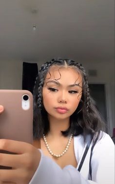 Short Mid Length Hairstyles, Short Hair Hairstyles Baddie, Short Hair Baddie Aesthetic, Two Braids On Each Side Of Head, Edges Hairstyles Latina Hair Down, Baddie Short Hair Hairstyles, Insta Baddie Hairstyles For Short Hair, Short Hairstyle Women Baddie, Latina Aesthetic Hair Styles