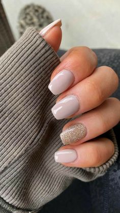 Nails With Gold Sparkles, Milky Nude Nails, Nude Nails With Gold, Wedding Gel Nails, Chloe Nails, Amazing Nail Art, Boho Nails, Wedding Nails French, Wedding Nails Glitter