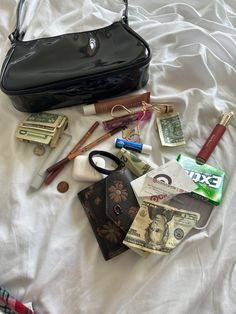 Messy Bag Aesthetic, What’s In My Camera Bag, Whats In My Bag Messy, Aesthetic What’s In My Purse, What’s In My Bag Grunge, Makeup Bag Essentials