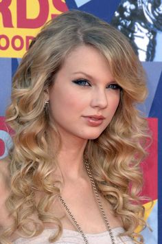 taylor swift at the 2009 cmt awards