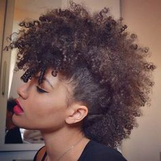 Comment faire pousser les tempes dégarnies ? Afro Hairstyles For Women, Faux Hawk Hairstyles, Fine Curly Hair, Audrey Tautou, Tapered Haircut