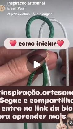 someone is holding a green cable in their hand and the caption reads, como incicir