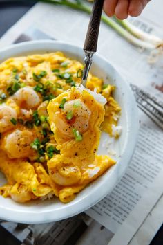 Shrimp and Egg Stir Fry Shrimp Breakfast, Shrimp Omelette, Protein Dinners, Chermoula Sauce, Breakfast Omelet, Asian Seasoning, Shrimp And Eggs, Asian Noodle Dishes, Wok Recipes