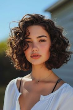 Juliet Hair, Short Curly Hair With Layers, Claire Hair, Curl Hairstyle, Curly Cut, Wavy Bob Haircuts, Pretty Hurts, Curly Haircuts