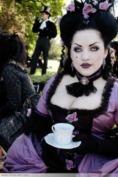 Neo-Victorian @Amelia R. Sánchez R. Sánchez R. Sánchez girl at a picnic in 2008 Steam Girl, Style Steampunk, Victorian Costume, Neo Victorian, Victorian Goth, Gothic Makeup, Victorian Steampunk, Gothic Rock, Gothic Steampunk